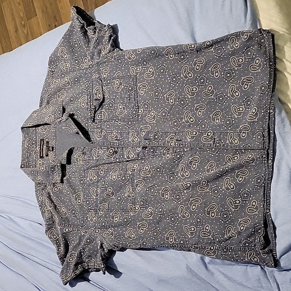 Men's size large banana republic NOT factory Camden fit blue paisley